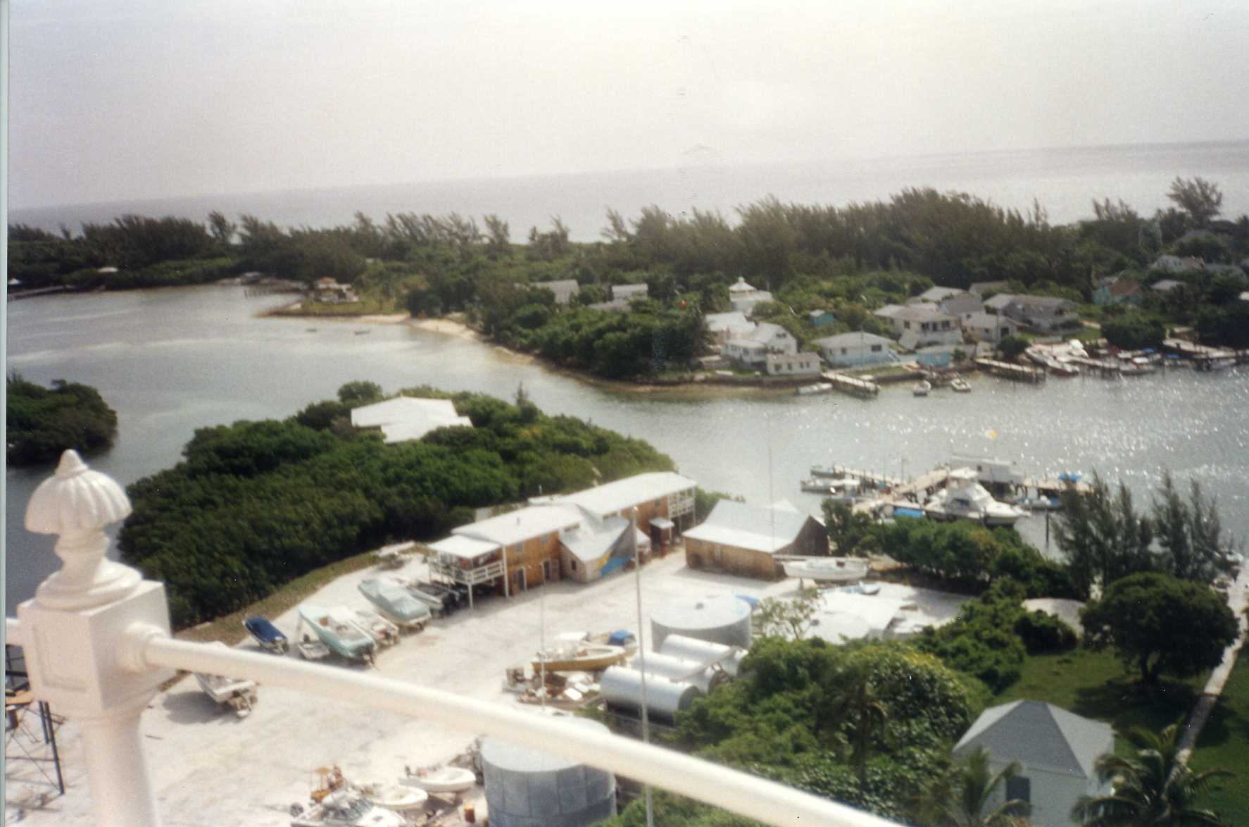 198x-Bahamas04.jpg